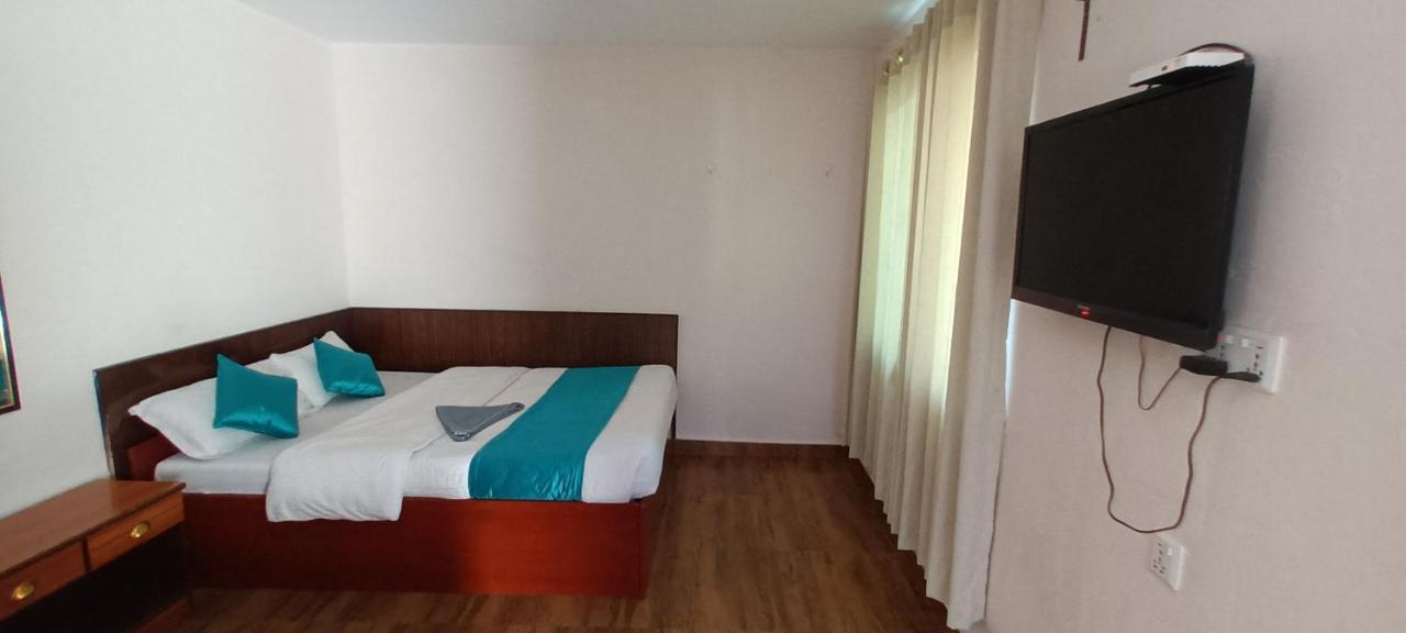 Hotel Dolly Pokhara Exterior photo